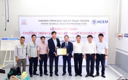 le chuyen giao chuong trinh dao tao ki thuat toyota tai truong cao dang co dien ha noi t tep transfer ceremony at hcem