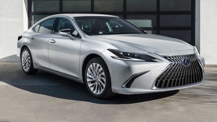 2022 lexus es front view