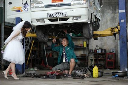 anh cuoi trong garage 2