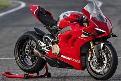 ducatipanigalev4r9 1