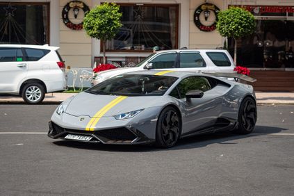 can canh lamborghini xuat hien tai trung tam tphcm 20