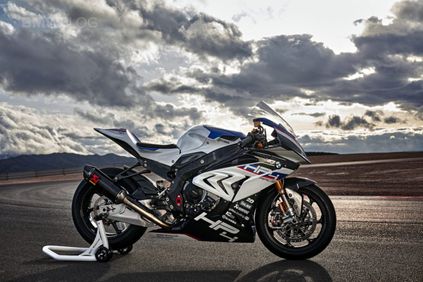 2017 bmw hp4 16 750x500