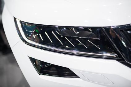 skoda kodiaq headlamp unveiled in paris