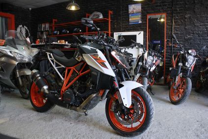 nguoi dua tin ktm 1290 super duke r 2017 gia 638 trieu dong co dang dong tien bat gao 1