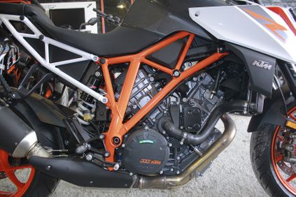 nguoi dua tin ktm 1290 super duke r 2017 gia 638 trieu dong co dang dong tien bat gao 13