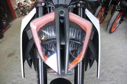 nguoi dua tin ktm 1290 super duke r 2017 gia 638 trieu dong co dang dong tien bat gao 14