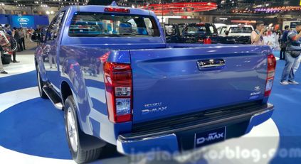 nguoi dua tin isuzu d max thai motor expo 2015 1