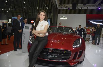 nguoi dua tin ngoai jaguar f type r ly nha ky so huu xe du thuyen trieu do 5