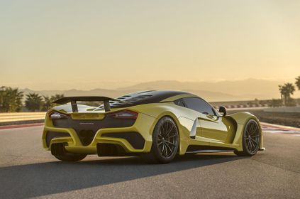 nguoi dua tin hennessey venom f5 ke den sau thach thuc bugatti chiron 4