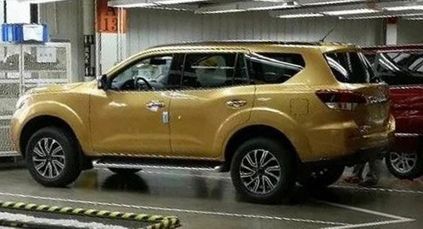 nguoi dua tin suv nissan navara lo dien khong che day