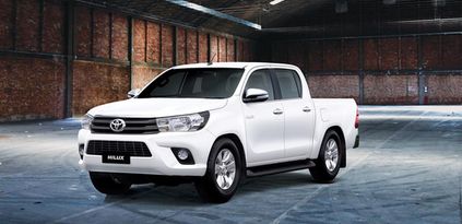 nguoi dua tin toyota hilux 2017 tung ban cai tian moi de cuu minh 2