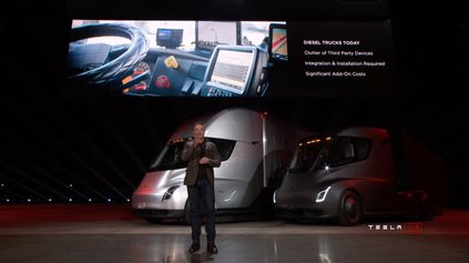 nguoi dua tin tesla semi chay dien ra mat 11