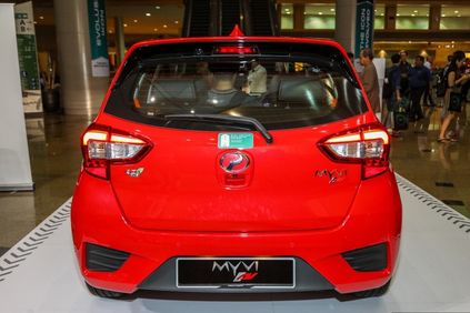 nguoi dua tin o to gia re myvi ra mat gia hon 200 trieu dong 121