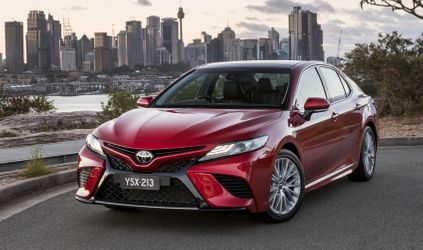 nguoi dua tin toyota camry 2018 bat dau ban ra tai uc 21