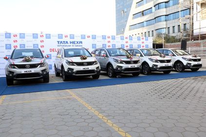 nguoi dua tin tata hexa xt 4x4 toi nepal gia sieu re1