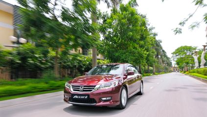 nguoi dua tin honda trieu hoi accord