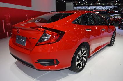 nguoi dua tin honda civic red ra mat thai lan 9