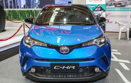 nguoi dua tin toyota c hr 2018 cong bo gia ban malaysia 5