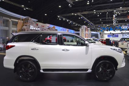 nguoi dua tin toyota fortuner trd sportivo front three quarters at 2017 thai motor expo 3