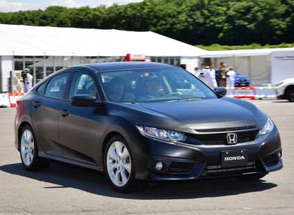 nguoi dua tin honda ra mat mau o to hybrid moi 2
