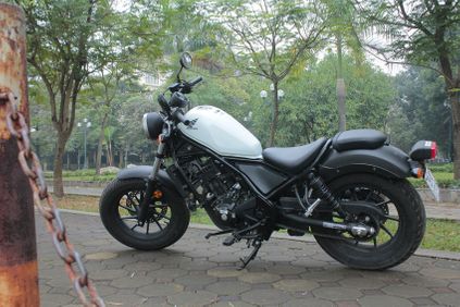 nguoi dua tin can canh honda rebel dau tien tai ha noi 121