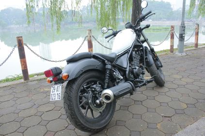 nguoi dua tin can canh honda rebel dau tien tai ha noi 15