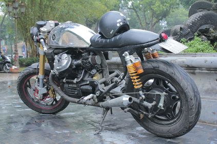 nguoi dua tin honda gl400 do cafe racer 11