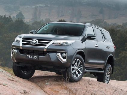 nguoi dua tin toyota fortuner ban chay philippines