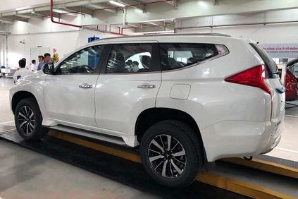 can canh mitsubishi pajero sport may dau gia re tai vn hinh 2