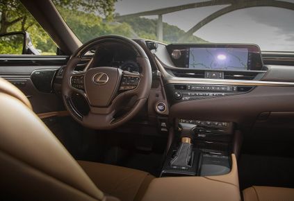 xe sang lexus es 300h 2019 6