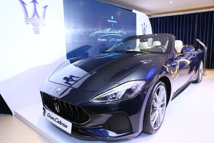 xe mui tran maserati grancabrio 2018