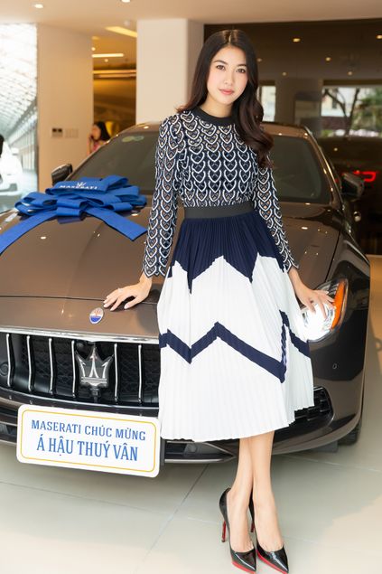 a hau thuy van maserati quattroporte 4