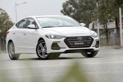 xe hyundai elantra sport