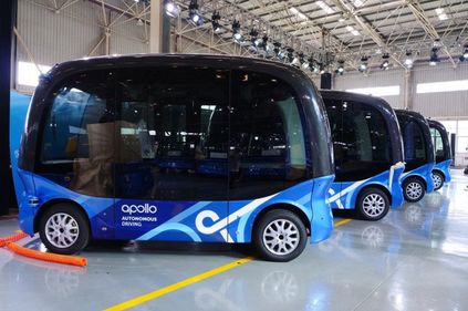 xe bus apollo khong nguoi lai 1