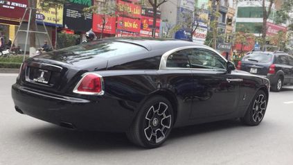 rolls royce wraith black badge 1