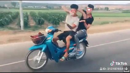 di xe may tha hai tay 1