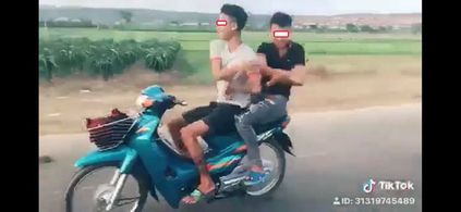 di xe may tha hai tay