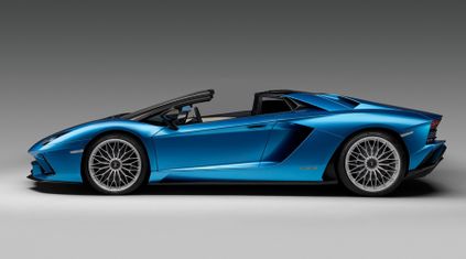 2018 lamborghini aventador s roadster 3