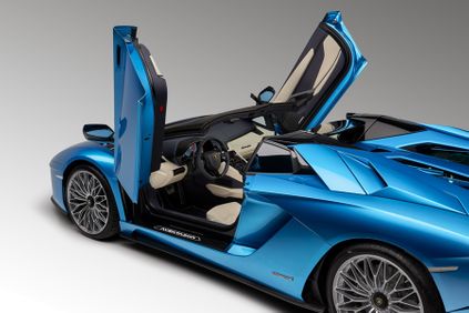 2018 lamborghini aventador s roadster 5