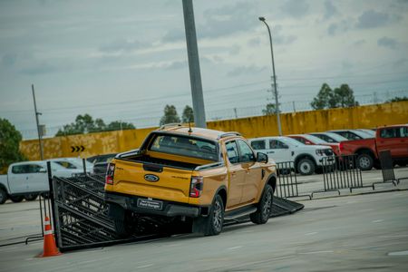 10ford ranger thm su kien 2608