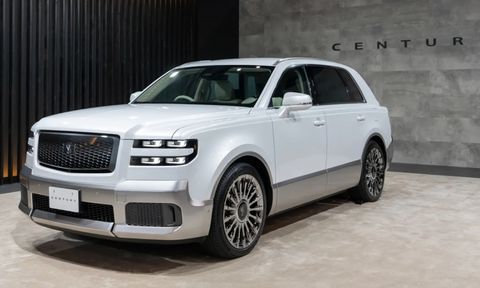Toyota Century SUV hướng tới người trẻ liệu có thay đổi được định kiến khách hàng?