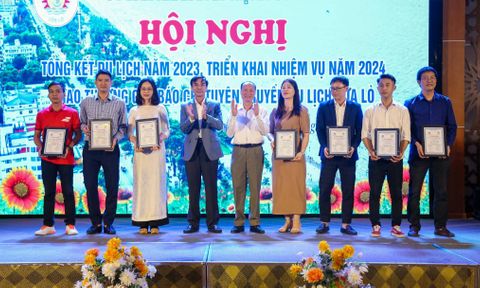 Tạp chí Đời sống & Pháp luật giành 2 giải cao tại cuộc thi viết về du lịch Cửa Lò
