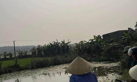 Rủ nhau đi bắt cá, 2 thanh niên bị điện giật tử vong
