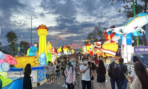 Đa sắc màu Lễ hội rước đèn trung thu tại Tp.Phan Thiết, tỉnh Bình Thuận