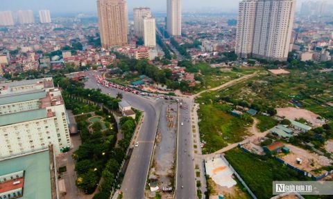 Hà Nội: Cận cảnh cây cầu vượt bị 