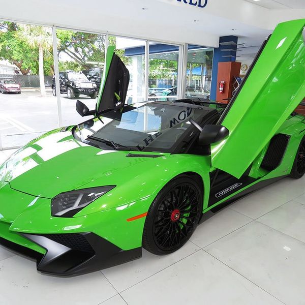 Lamborghini Aventador màu xanh cốm Verde Mantis độc nhất thế giới