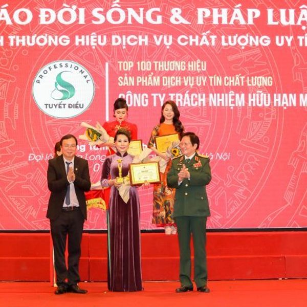 Công ty mỹ phẩm Tuyết Điều nhận giải Top 10 Thương hiệu Sản phẩm Dịch vụ Uy tín Chất lượng