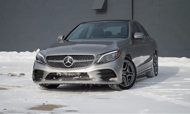 Mercedes triệu hồi gần 3 vạn xe C300 và AMG C43 mới vì lỗi pin, liệu có ảnh hưởng Việt Nam?