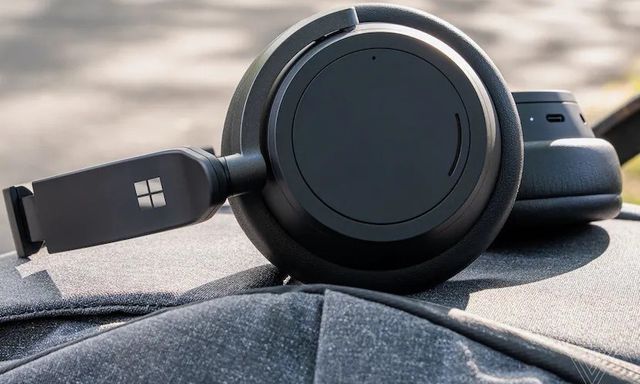 Microsoft liệu có từ bỏ Surface Headphones?