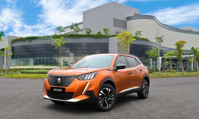 Thắng lớn tại SEA Games, VĐV Nguyễn Thị Oanh được tặng xe Peugeot 2008